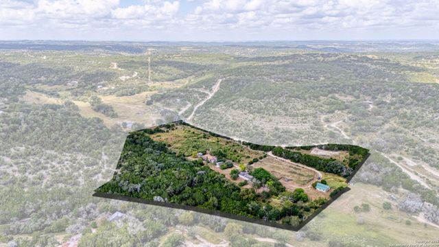 130B Peek Ranch, Comfort, TX 78013