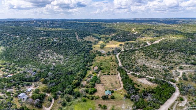 130B Peek Ranch, Comfort, TX 78013
