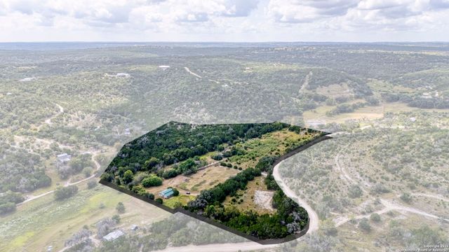 130B Peek Ranch, Comfort, TX 78013