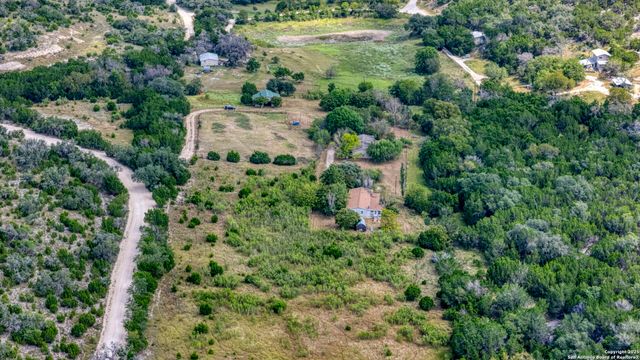 130B Peek Ranch, Comfort, TX 78013