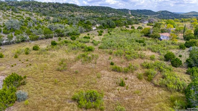 130B Peek Ranch, Comfort, TX 78013