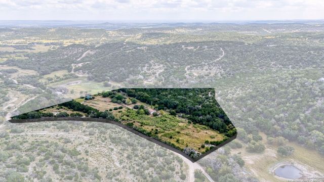 130B Peek Ranch, Comfort, TX 78013