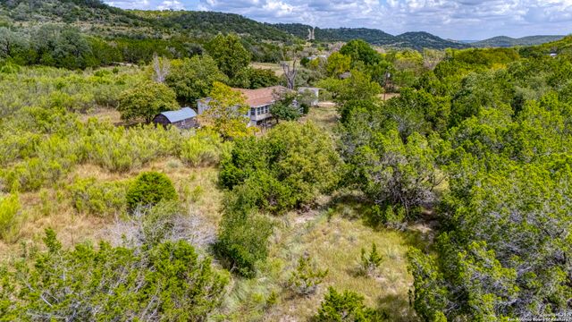 130B Peek Ranch, Comfort, TX 78013