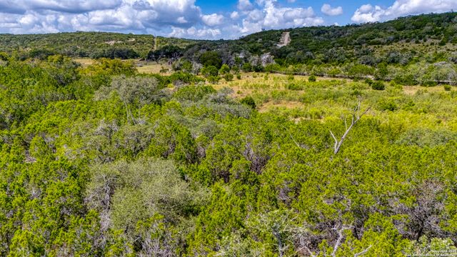 130B Peek Ranch, Comfort, TX 78013