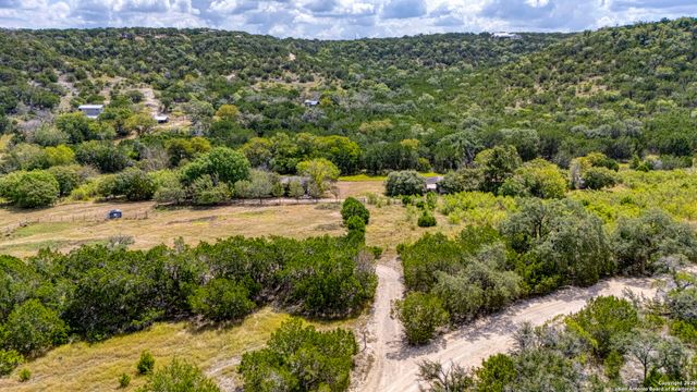 130B Peek Ranch, Comfort, TX 78013