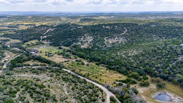 130B Peek Ranch, Comfort, TX 78013