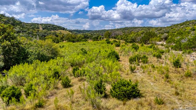 130B Peek Ranch, Comfort, TX 78013