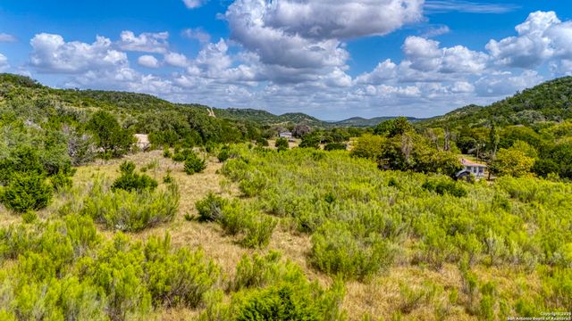 130B Peek Ranch, Comfort, TX 78013