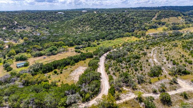 130B Peek Ranch, Comfort, TX 78013