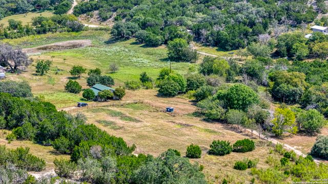130B Peek Ranch, Comfort, TX 78013