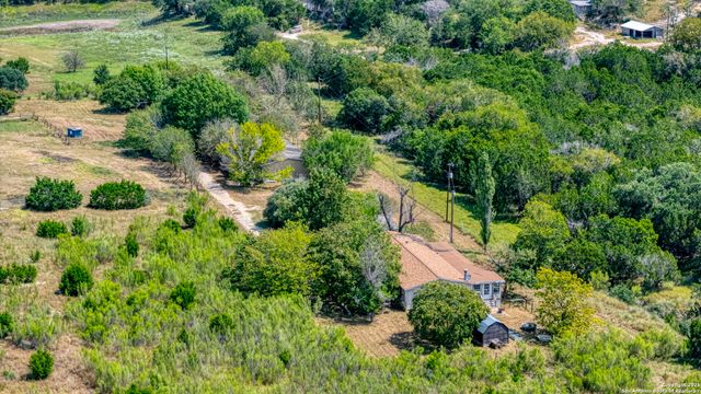 130B Peek Ranch, Comfort, TX 78013