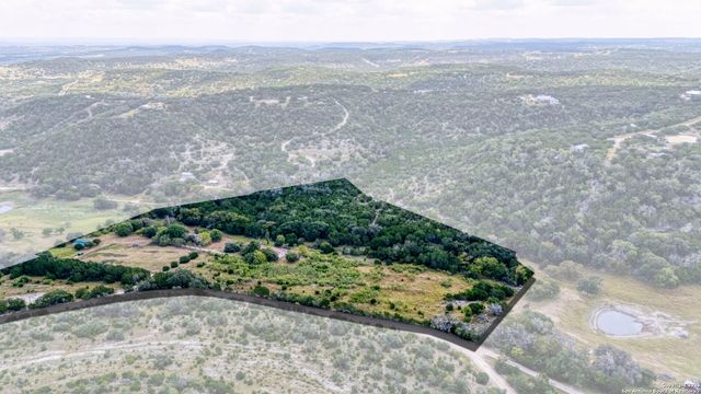 130B Peek Ranch, Comfort, TX 78013