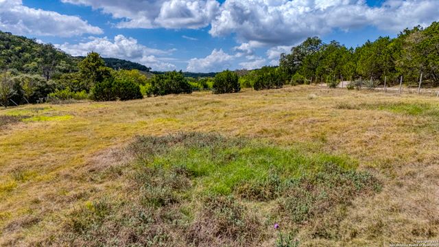 130B Peek Ranch, Comfort, TX 78013