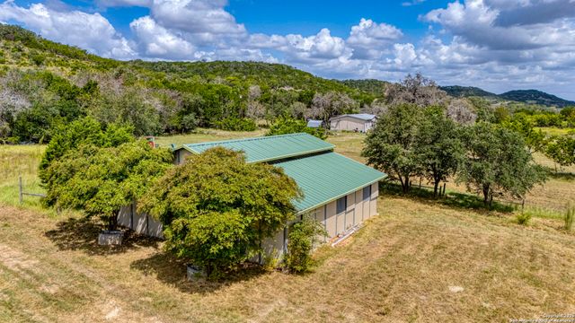 130B Peek Ranch, Comfort, TX 78013