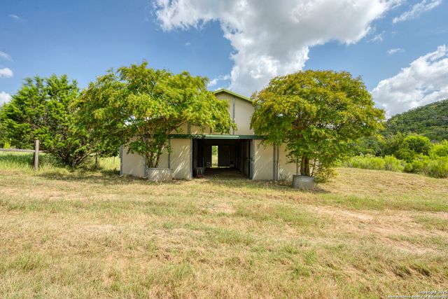 130B Peek Ranch, Comfort, TX 78013