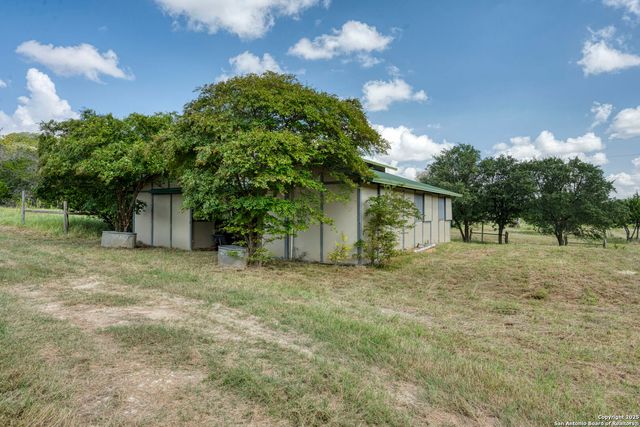 130B Peek Ranch, Comfort, TX 78013