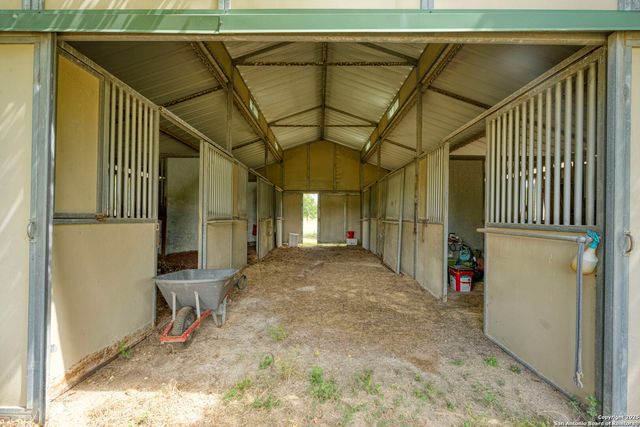 130B Peek Ranch, Comfort, TX 78013