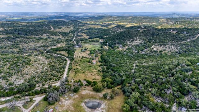 130B Peek Ranch, Comfort, TX 78013