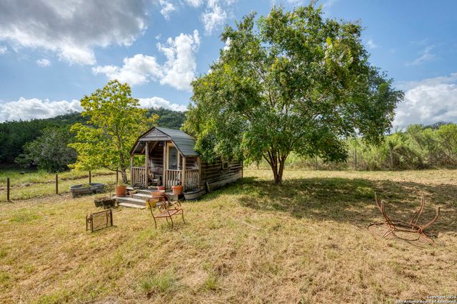 130B Peek Ranch, Comfort, TX 78013