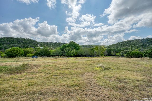 130B Peek Ranch, Comfort, TX 78013