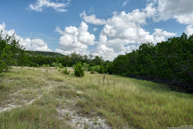 130B Peek Ranch, Comfort, TX 78013