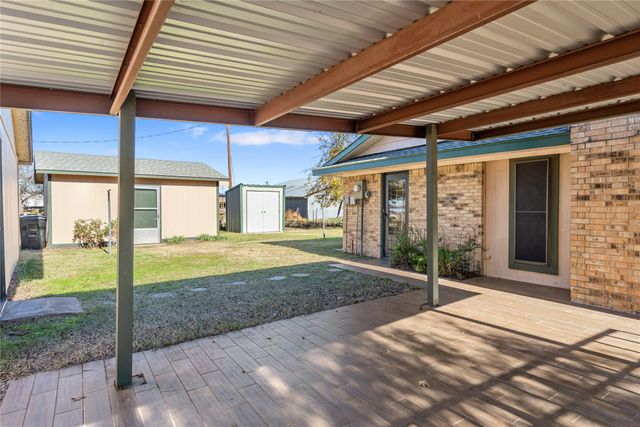 160 County Road 2202, Greenville, TX 75402