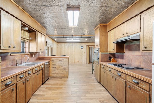 160 County Road 2202, Greenville, TX 75402