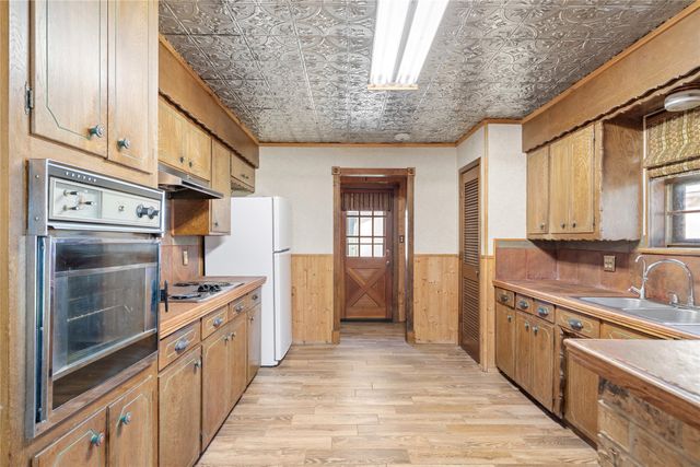 160 County Road 2202, Greenville, TX 75402