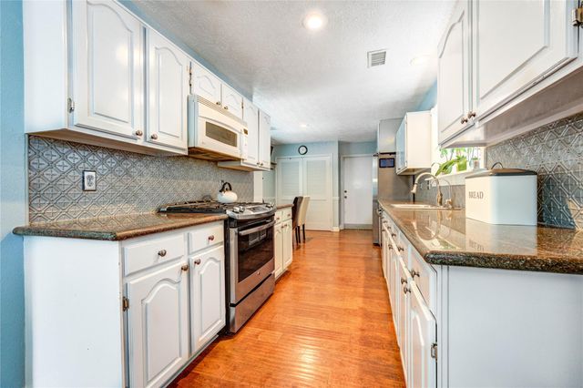13323 Shaft Drive, Cypress, TX 77429
