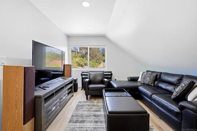 5476 Maisel Way, San Diego, CA 92115