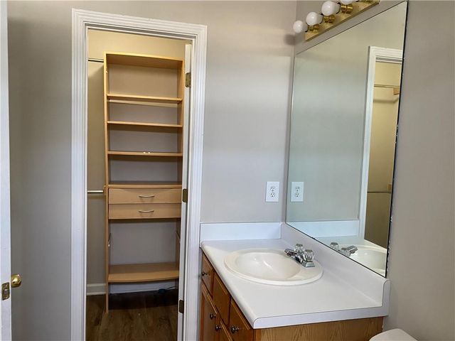 736 Bedford, Woodstock, GA 30188