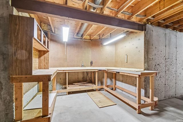 1605 Canton Drive, Goshen, IN 46526
