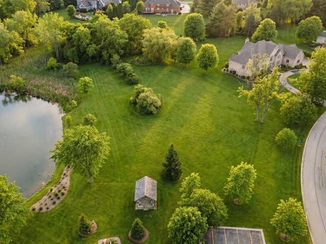 25 Cutters Run, South Barrington, IL 60010