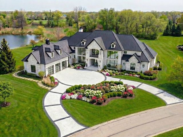 25 Cutters Run, South Barrington, IL 60010