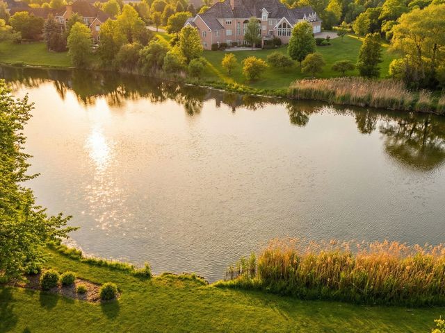 25 Cutters Run, South Barrington, IL 60010
