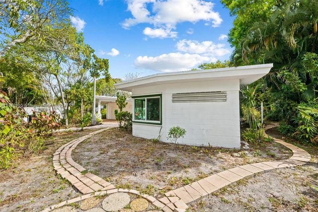 836 SW 18th Ct, Fort Lauderdale, FL 33315