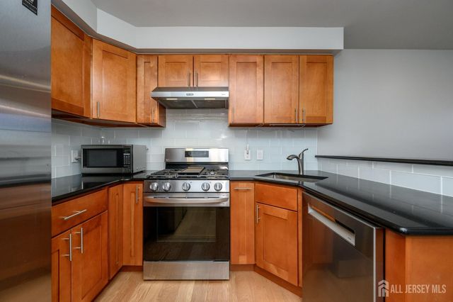 131 Nebula Road, Piscataway, NJ 08854