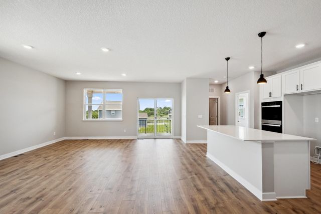 10547 Bent Pine Lane, Woodbury, MN 55129