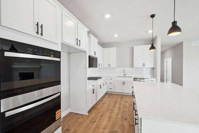 10547 Bent Pine Lane, Woodbury, MN 55129