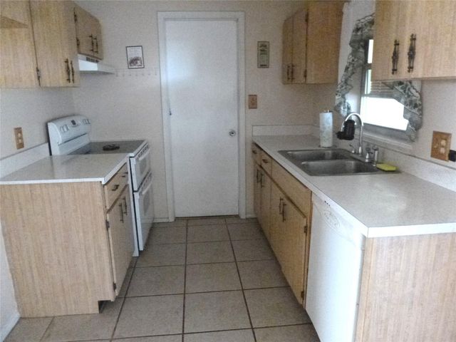318 CENTRAL AVENUE, Frostproof, FL 33843