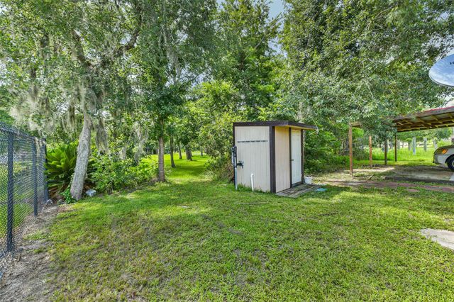 218 Shady Oaks, Alvin, TX 77511