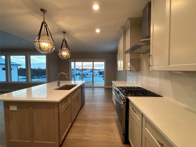 347 S Cedar Ridge Cove, West Des Moines, IA 50266