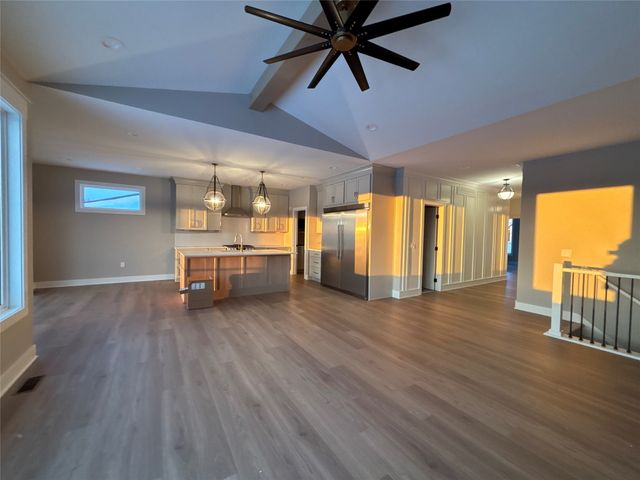 347 S Cedar Ridge Cove, West Des Moines, IA 50266