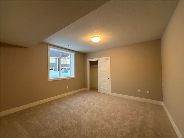 347 S Cedar Ridge Cove, West Des Moines, IA 50266