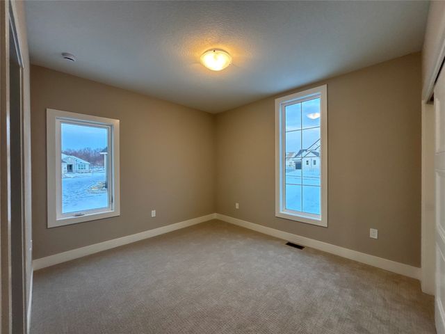 347 S Cedar Ridge Cove, West Des Moines, IA 50266