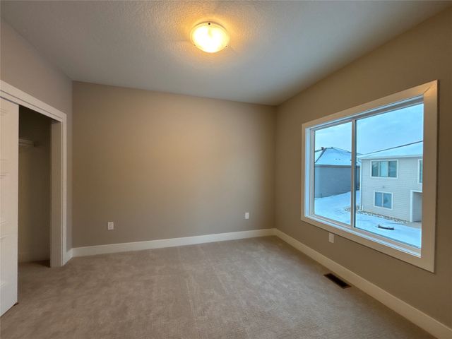 347 S Cedar Ridge Cove, West Des Moines, IA 50266