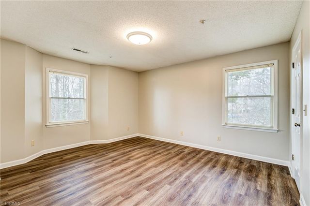 5934 Friendly Avenue K, Greensboro, NC 27410