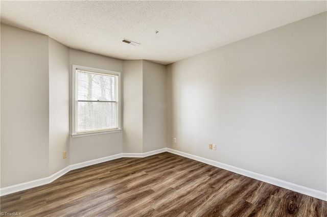 5934 Friendly Avenue K, Greensboro, NC 27410