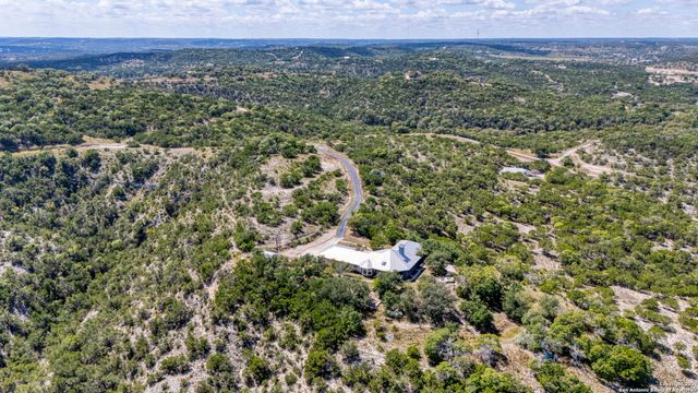 305 Spanish Pass, Boerne, TX 78006