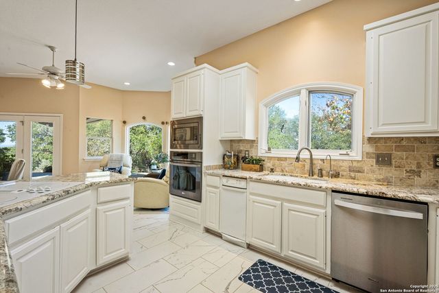 305 Spanish Pass, Boerne, TX 78006